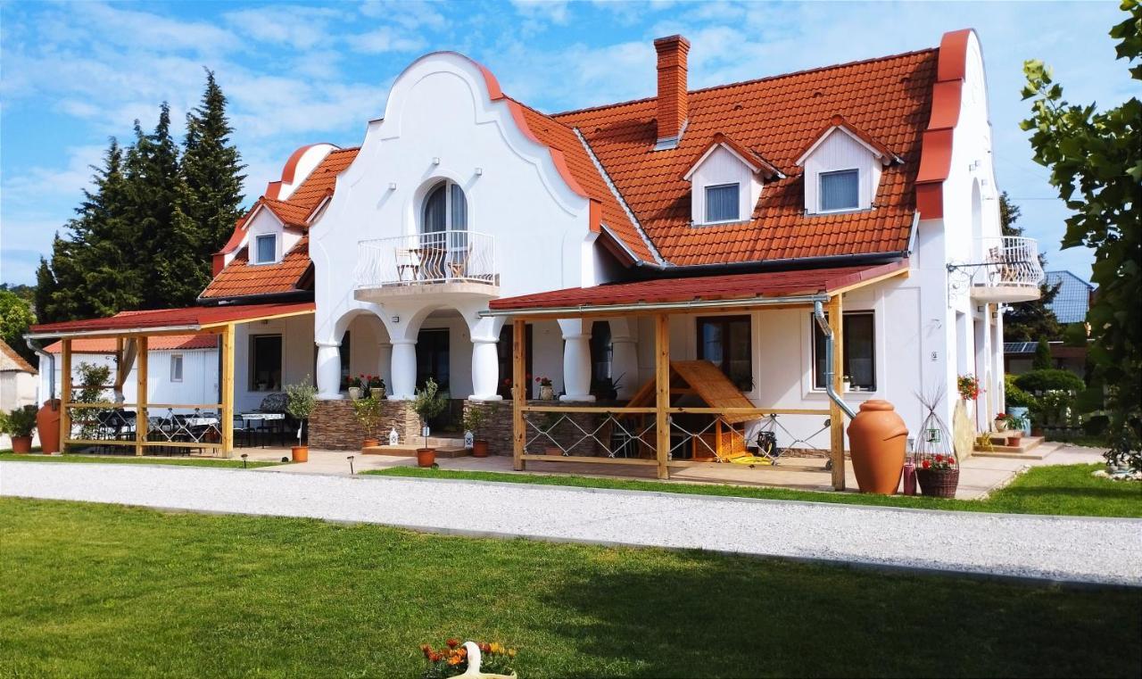 Regori Haz Hotel Balatongyorok Exterior photo